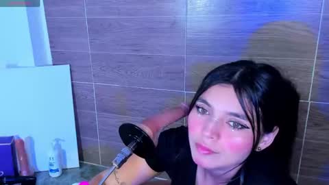 Violet Fiore online show from August 6, 4:50 pm