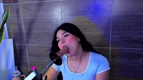 Violet Fiore online show from August 11, 7:05 pm