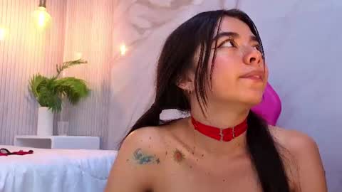 violet_lexi online show from August 8, 5:35 pm