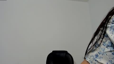 violet_sg online show from August 14, 2:10 pm