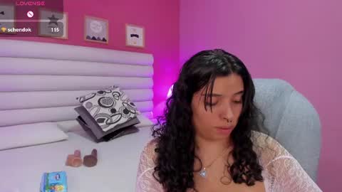 violet_sinclair online show from August 2, 4:58 pm