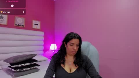 violet_sinclair online show from August 5, 4:27 pm