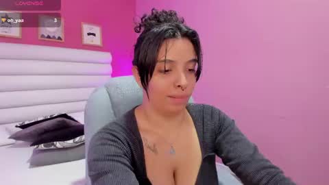 violet_sinclair online show from August 5, 7:45 pm