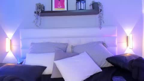 violet_sp online show from August 10, 4:30 pm