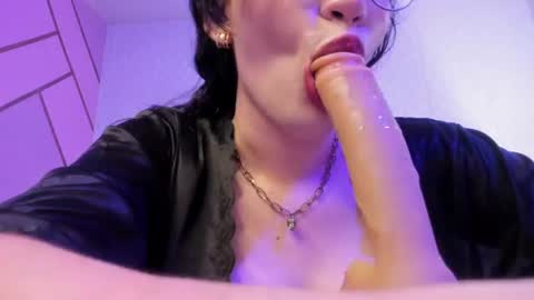 Violet online show from July 31, 11:43 pm