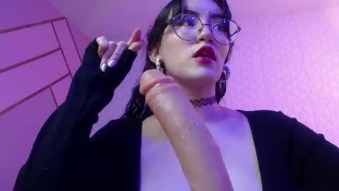 Violet online show from August 5, 11:58 pm
