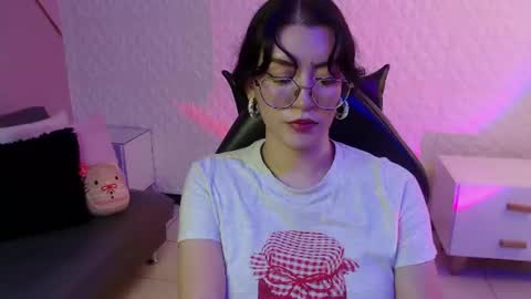 Violet online show from August 6, 2:10 am