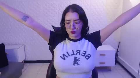 Violet online show from August 14, 8:56 pm