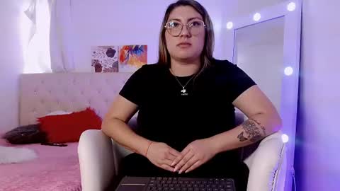 VIOLETAA  online show from August 8, 9:26 pm