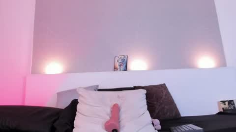 Violeta online show from August 11, 12:01 am