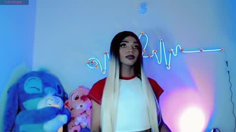 violeta_r_01 online show from June 9, 5:25 am