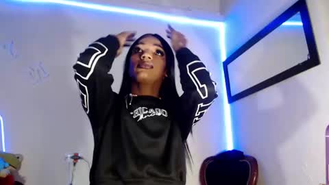 violeta_r_01 online show from June 10, 7:37 am