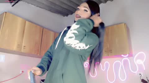 violeta_r_01 online show from June 18, 6:57 am