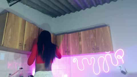 violeta_r_01 online show from June 19, 6:13 am