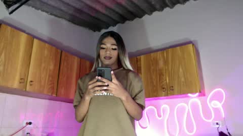 violeta_r_01 online show from June 20, 8:14 am