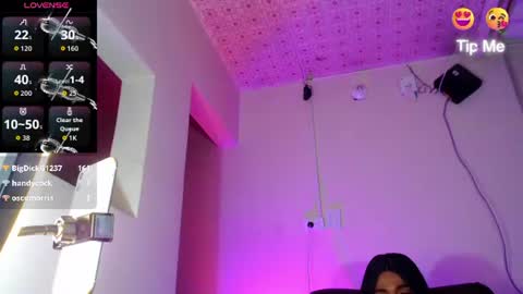 violeta_r_01 online show from June 22, 8:15 am