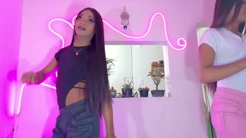 violeta_r_01 online show from August 3, 3:02 am
