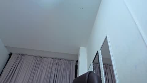 violeta_tepes online show from August 4, 1:24 am