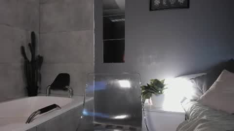 violetaa_moore online show from July 17, 2:39 pm