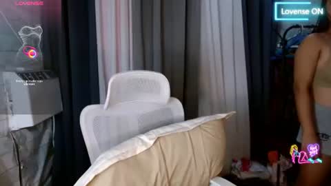 violet online show from August 3, 6:31 am