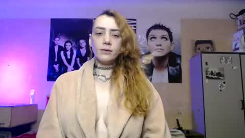 violetfox26 online show from August 13, 12:35 am