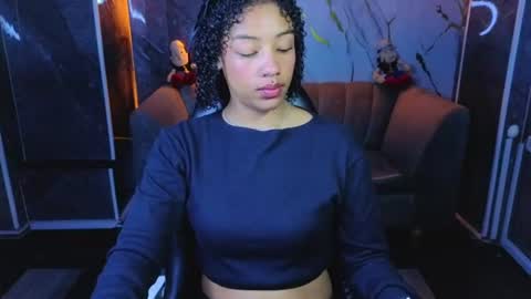 violeth_b online show from July 27, 1:38 pm