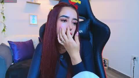 violeth_rosse_ online show from June 11, 4:46 pm