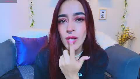 violeth_rosse_ online show from June 12, 12:34 pm