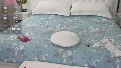violetik888 online show from August 5, 5:55 pm