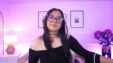 violetjonesx online show from August 6, 12:37 pm