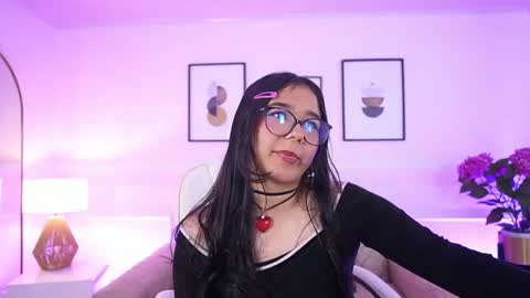 violetjonesx online show from August 6, 4:17 pm