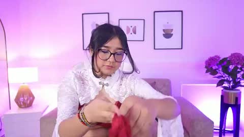 violetjonesx online show from August 7, 11:43 am