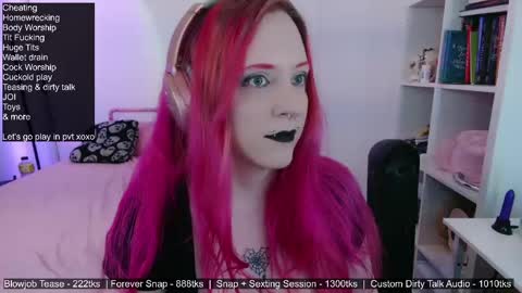 Violet October online show from April 11, 11:00 am