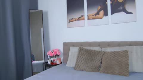 VioletSwone online show from August 11, 5:31 am