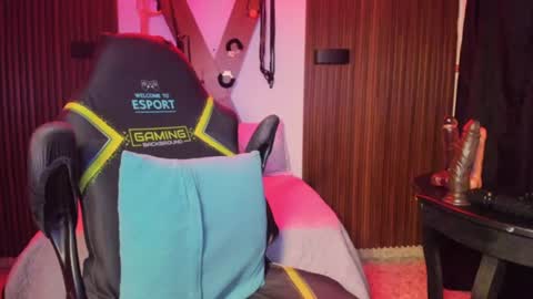 violett_8 online show from August 5, 1:58 am