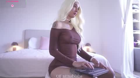 Violet   online show from July 6, 9:45 am
