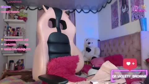 violett_brown9 online show from August 14, 3:43 am
