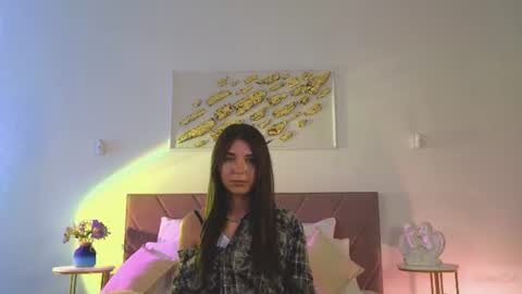 violetta_finch online show from August 4, 5:10 pm