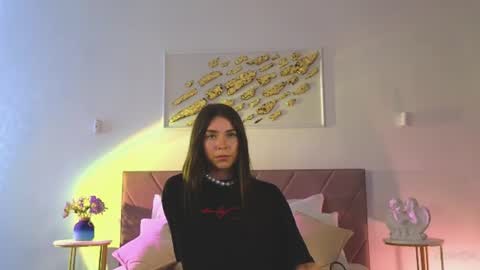 violetta_finch online show from August 5, 10:35 am