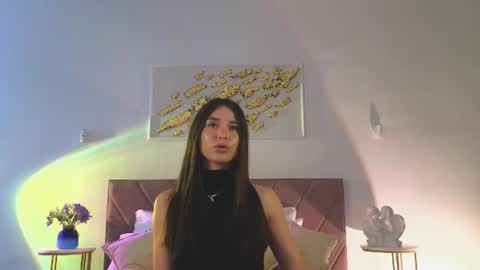 violetta_finch online show from August 12, 1:46 pm