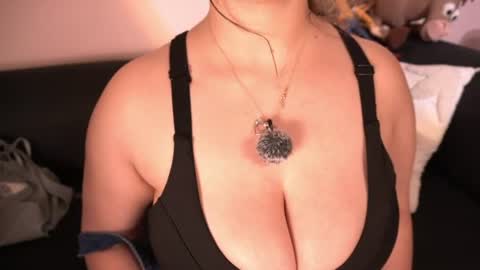 violetta_swift_ online show from August 9, 3:40 am