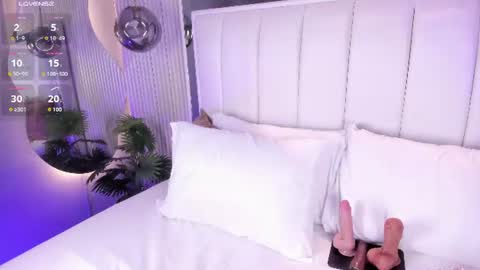 violettacolinss online show from August 5, 12:47 pm