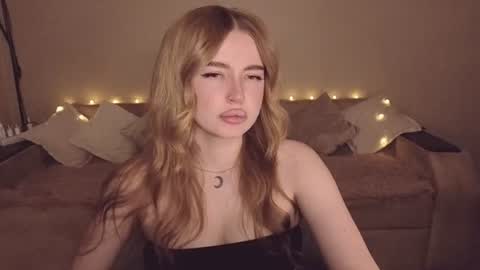 ViolettaOtis online show from July 11, 7:09 pm