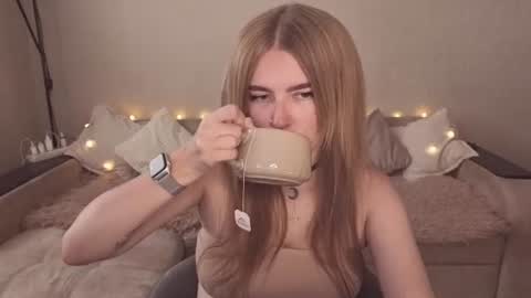 ViolettaOtis online show from July 26, 1:49 pm