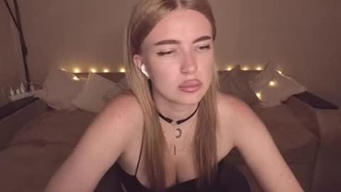 ViolettaOtis online show from July 29, 6:59 pm