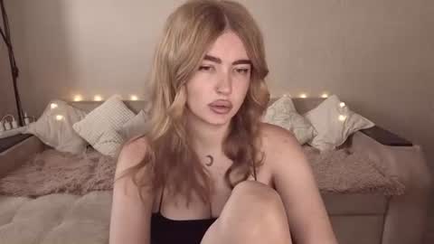 ViolettaOtis online show from August 8, 2:28 pm