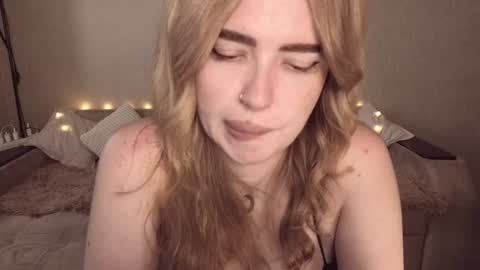 ViolettaOtis online show from August 8, 3:34 pm