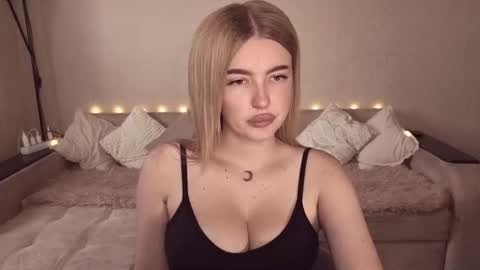 ViolettaOtis online show from August 12, 2:41 pm