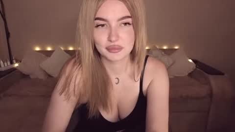 ViolettaOtis online show from August 12, 4:53 pm