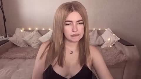 ViolettaOtis online show from August 14, 12:31 pm